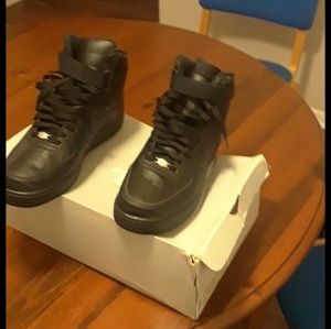 Nike uptown with the strap